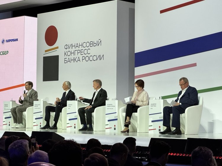Герман Греф говорит о важности не передержать высокую ставку